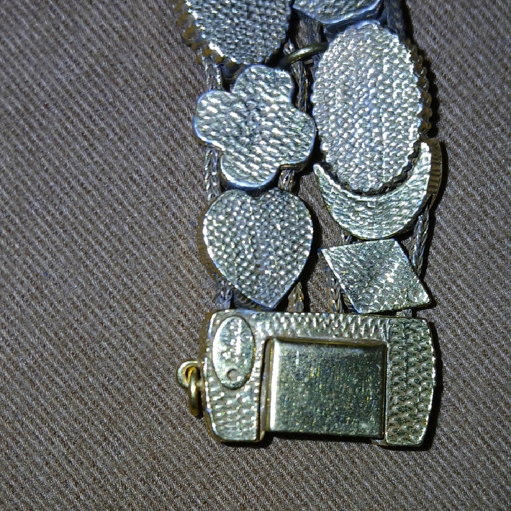 Vintage Gold Cameo Bracelet - Picture 7 of 7